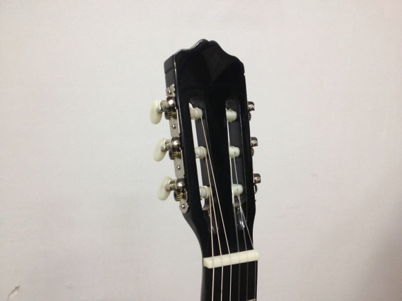 CATALUNA 4/4 MIODOWA GITARA KLASYCZNA