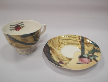 ZEBRA MUSIC PORCELANOWA FILIŻANKA Z GITARĄ