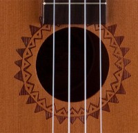 LUNA TAPA CEDR UKULELE KONCERTOWE ELEKTRO