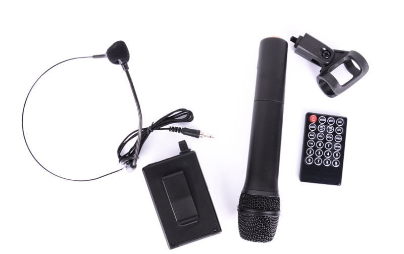 IBIZA PORT 15 UHF BT WH + BAG