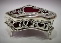 ZEBRA MUSIC SZKATUŁKA FORTEPIAN W KOLORZE SREBRNYM KASETKA