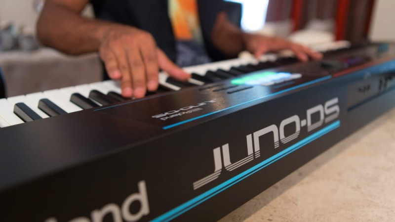 ROLAND JUNO-DS88