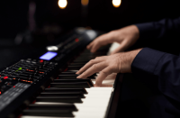 ROLAND RD-2000 STAGE PIANO