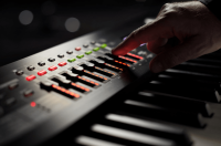 ROLAND RD-2000 STAGE PIANO