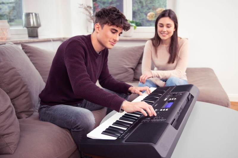 YAMAHA PSR-E373