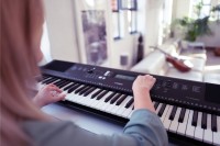 YAMAHA PSR-E373