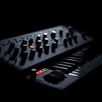 MOOG GRANDMOTHER DARK
