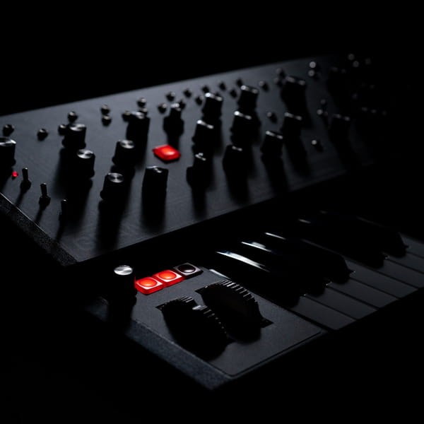 MOOG GRANDMOTHER DARK