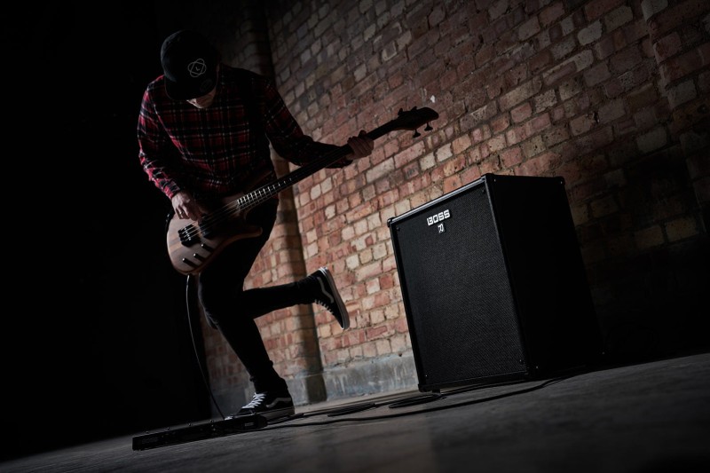 BOSS KATANA 210 BASS