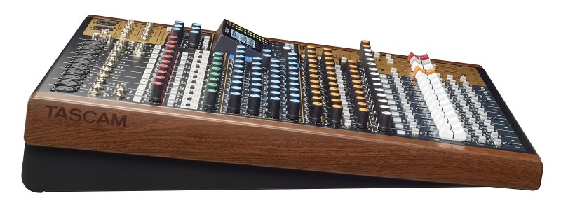 TASCAM MODEL 16 MIKSER REJESTRATOR USB