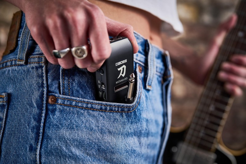 BOSS KATANA:GO GITAROWY WZMACNIACZ SŁUCHAWKOWY PLUGAMP