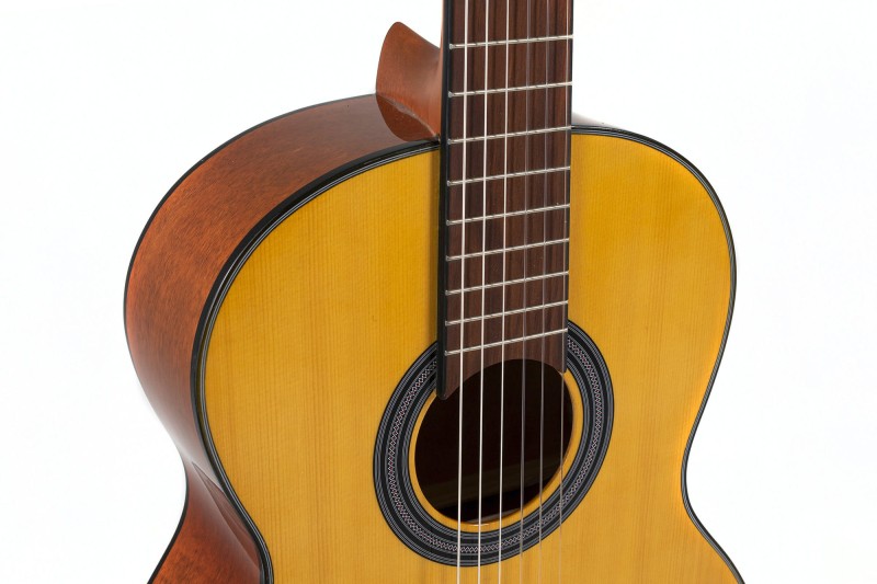GEWA STUDENT SOLID TOP LITY ŚWIERK GITARA KLASYCZNA 4/4