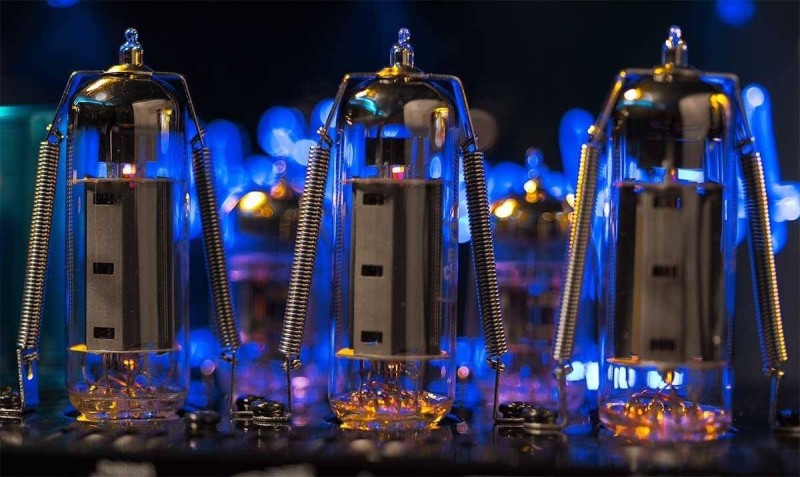 HUGHES KETTNER GRANDMEISTER DELUXE 40 HEAD