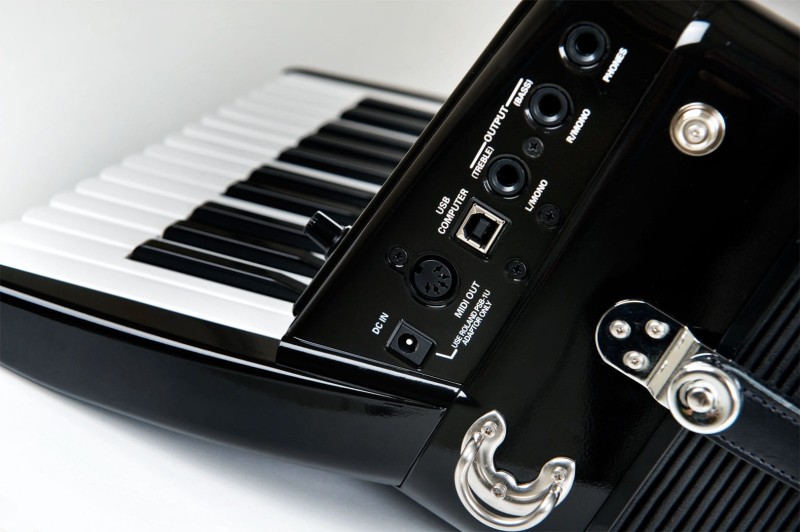 ROLAND FR-1X BK CZARNY AKORDEON CYFROWY KLAWISZOWY