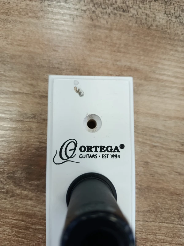 ORTEGA OGH-1WH UCHWYT DO GITARY ŚCIENNY B-STOCK