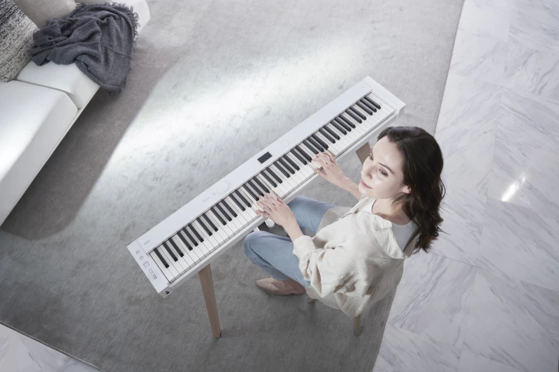 CASIO PX-S7000 WE BIAŁE PIANINO CYFROWE Z NOGAMI PEDAŁY BLUETOOTH WAŻONA KLAWIATURA