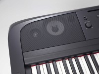 YAMAHA DGX-670 B