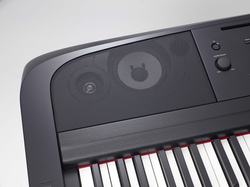 YAMAHA DGX-670 B