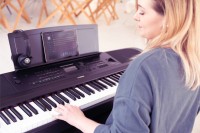YAMAHA DGX-670 B