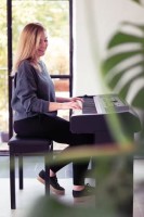 YAMAHA DGX-670 B